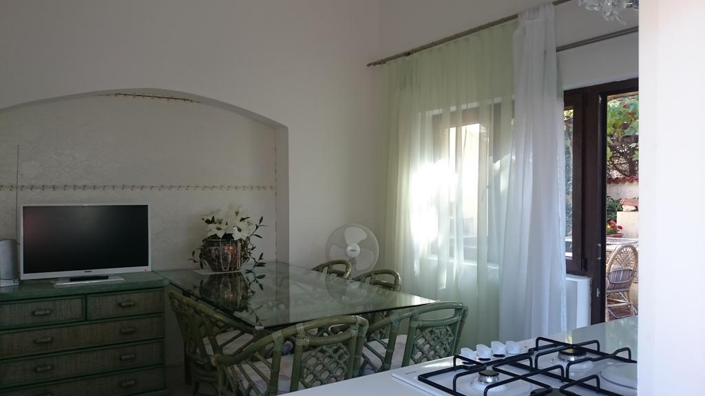Collins Apartments Pula Extérieur photo