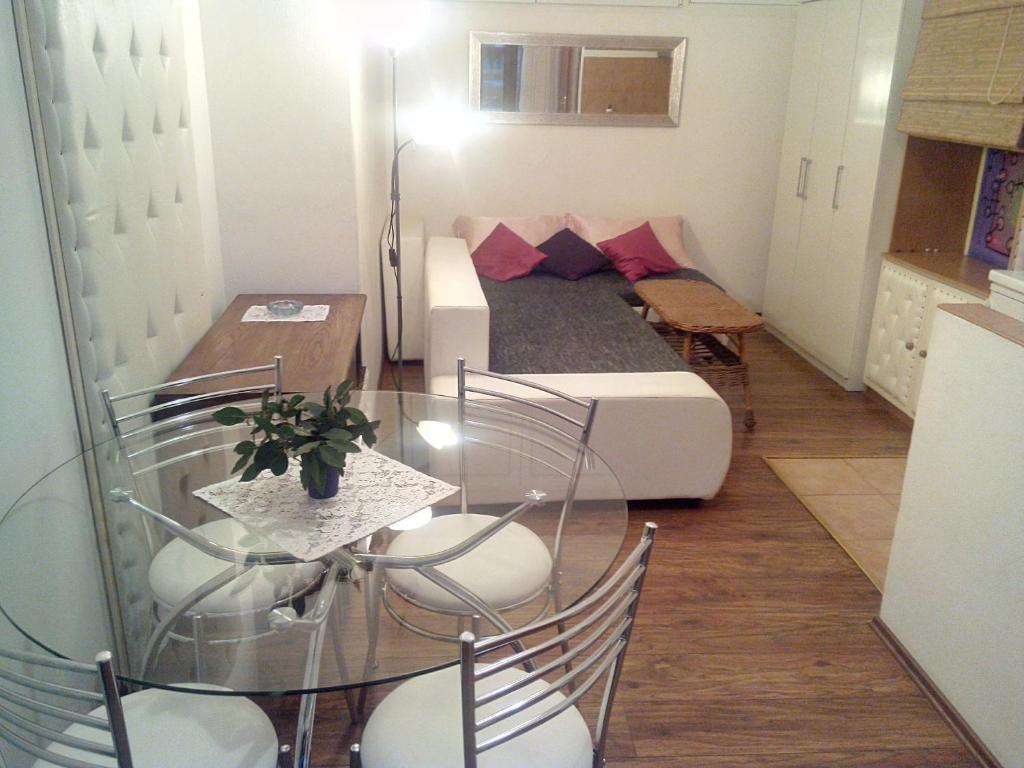 Collins Apartments Pula Extérieur photo